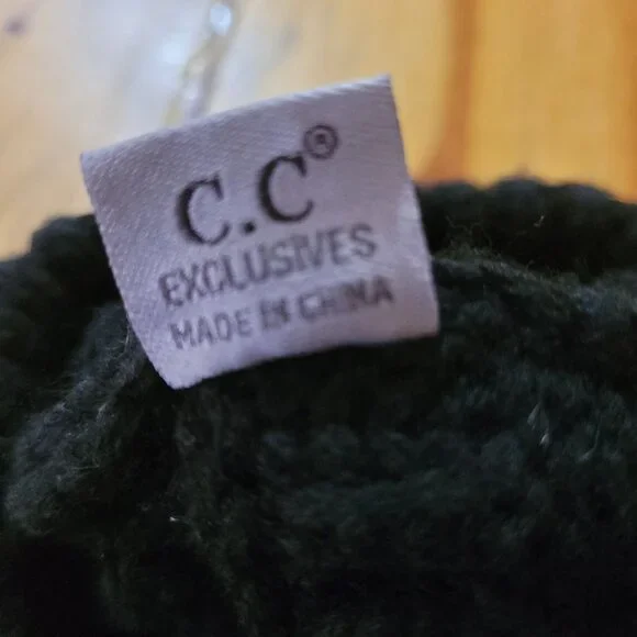 C.C Cable Knit Beanie Black Trendy Warm Chunky Soft Stretch Skully Hat One Size - Picture 4 of 4